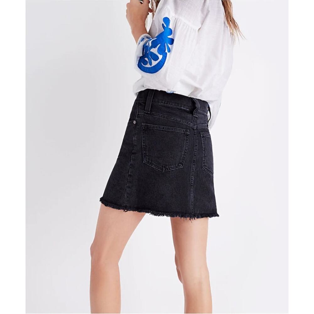 MADEWELL McCarren Raw-Hem Jean Skirt in Washed Black G5523 // 28 - Picture 11 of 12